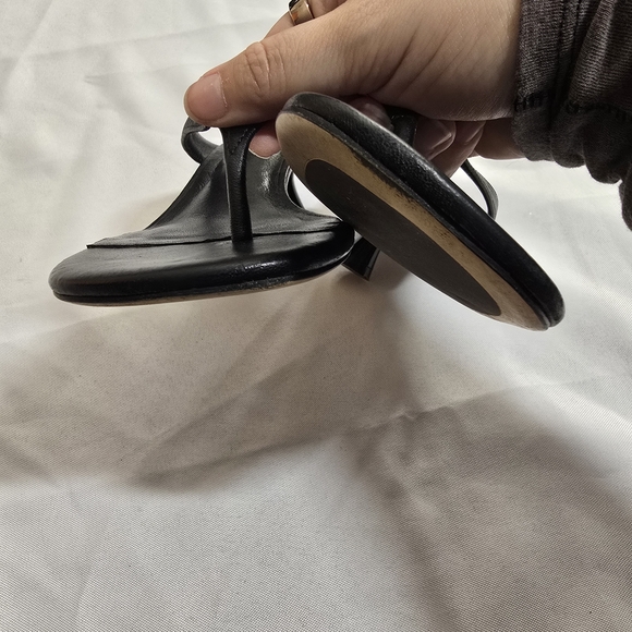 Tony Bianco Black Kitten Heel Thong Mules - Picture 7 of 8